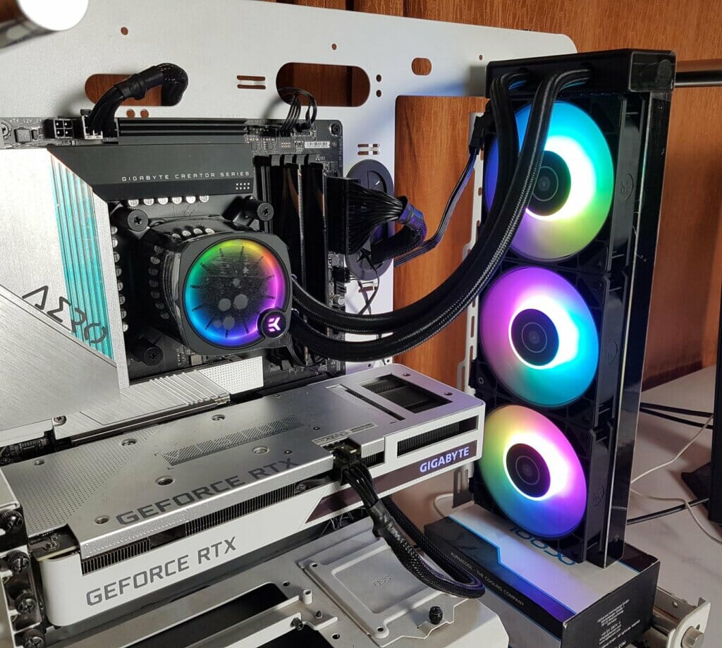 EK Nucleus AIO CR360 Lux D RGB 10