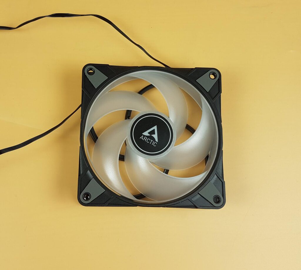 ARCTIC Freezer 36 A RGB Black Fan 1