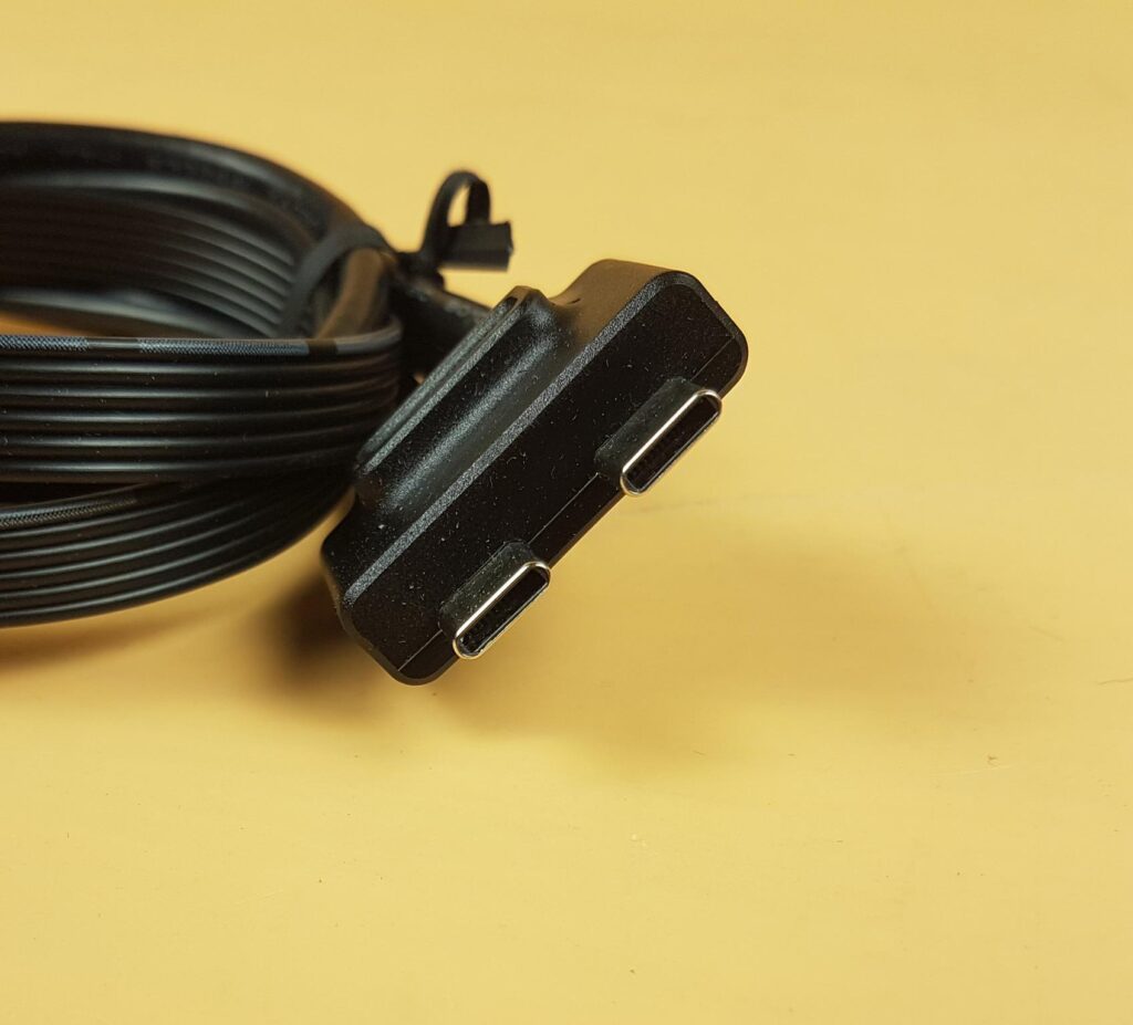 HYTE THICC Q60 Nexus Link Cable 1