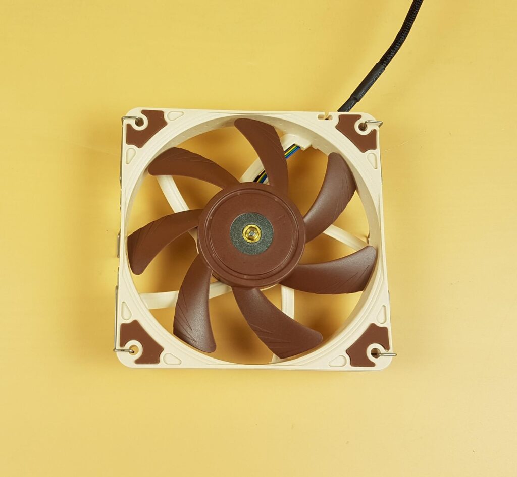 Noctua L12S x77 Fan 1