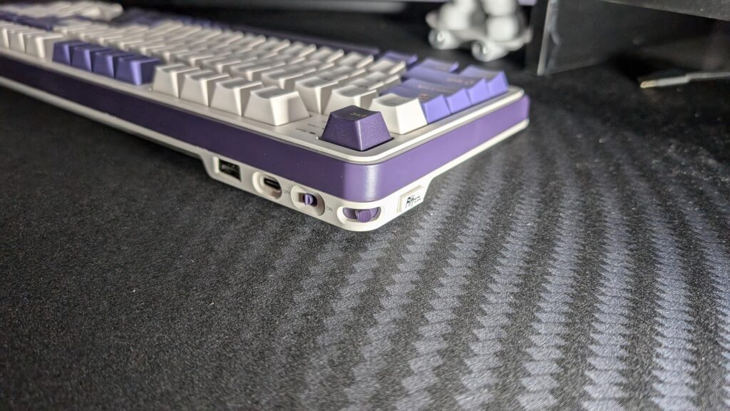 Royal Kludge S98 wireless keyboard side buttons