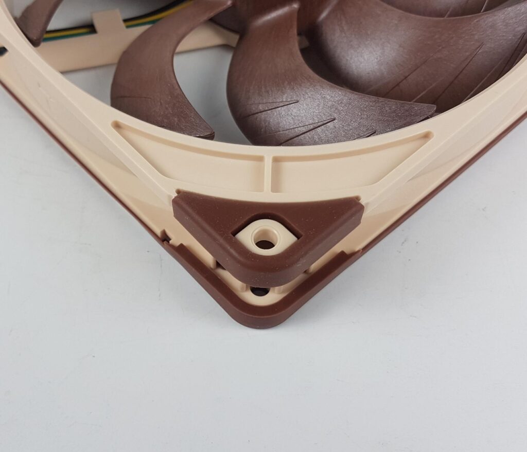 Noctua NF A14x25 G2 PWM Mounting Corner