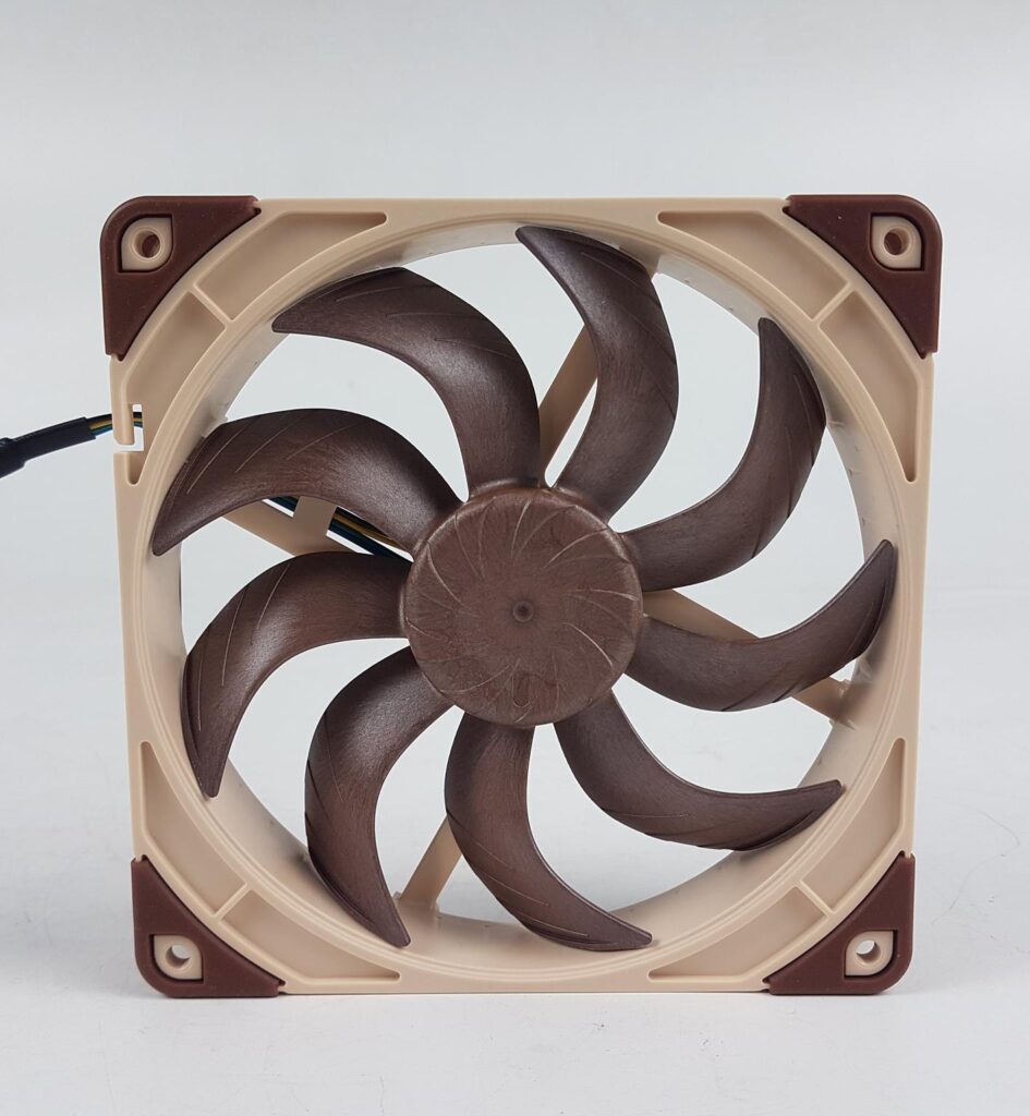 Noctua NF A14x25 G2 PWM Tip Clearance