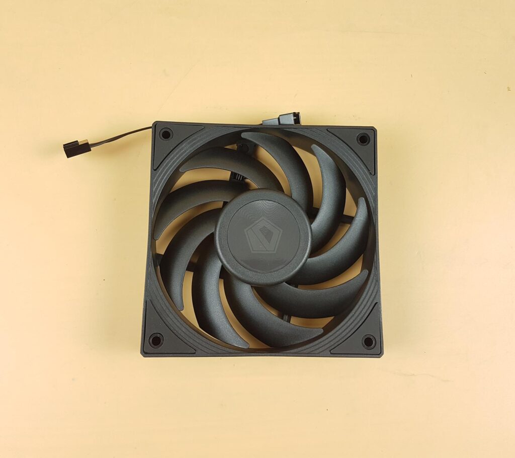 ID COOLING DX360 Max Fan 1