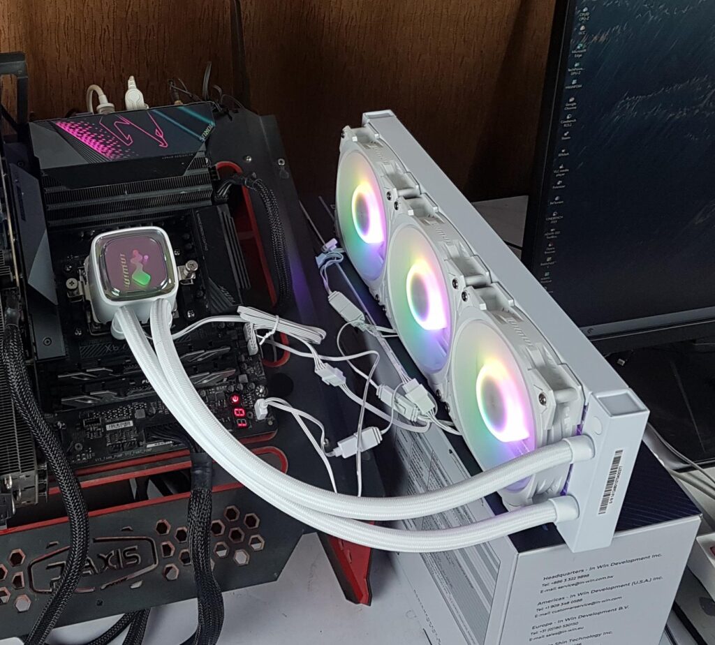 InWin AR360 White RGB 4