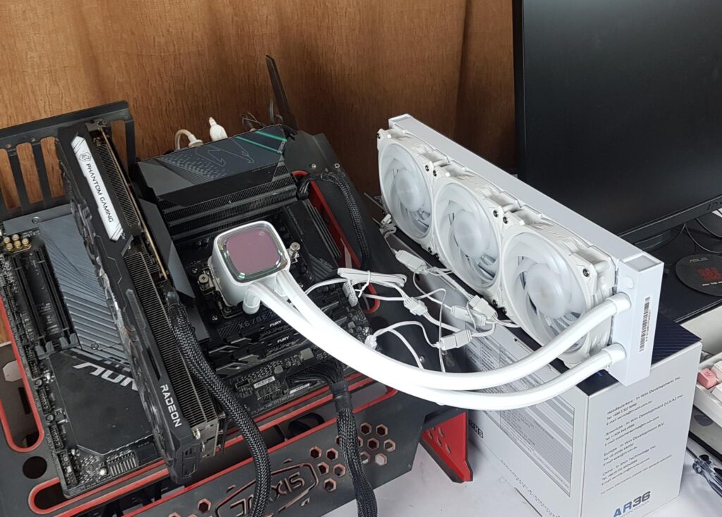 InWin AR360 White Test Setup