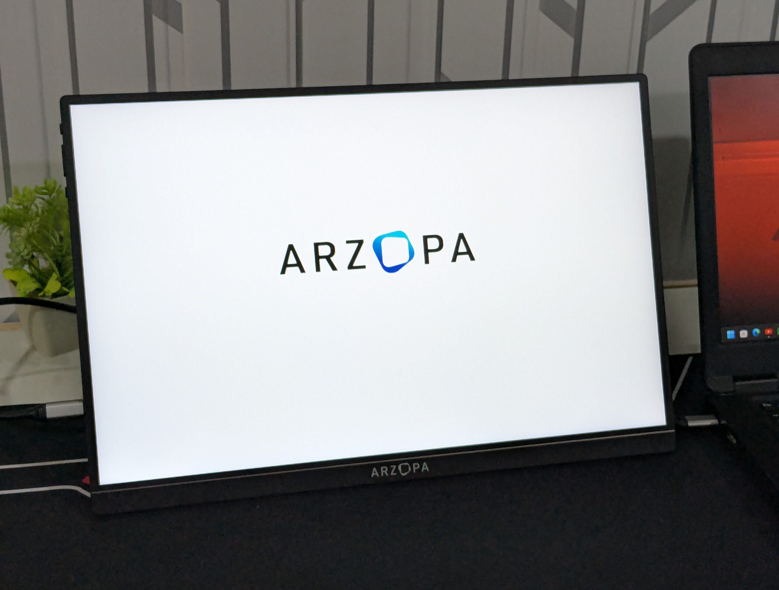 Arzopa Z1RC 2.5K 16-Inch Portable Monitor Review: A Spectacular Experience