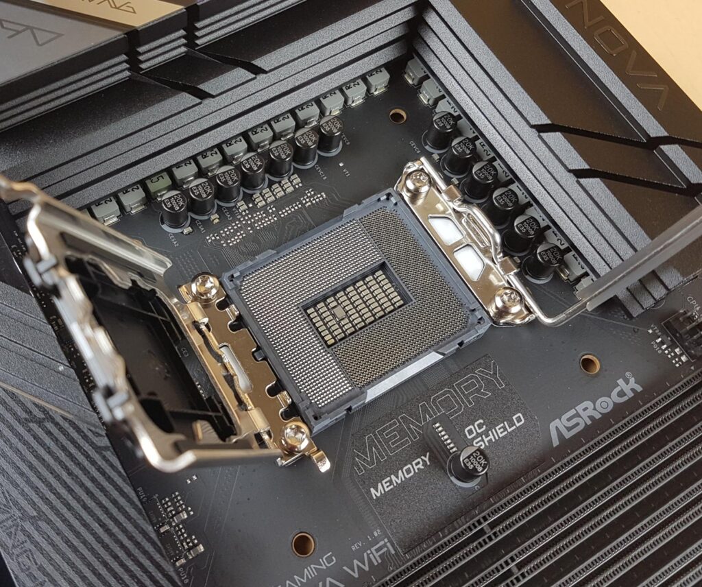 ASRock Phantom Gaming Z890 NOVA WiFi CPU Socket